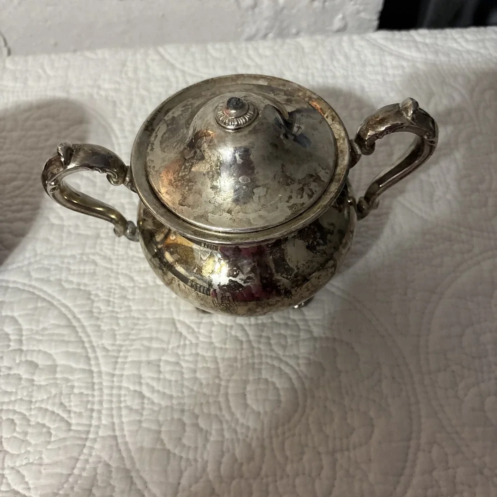 Towle Vintage Silver Plated Creamer And Sugar Tea‎ Set. 4 inches tall.